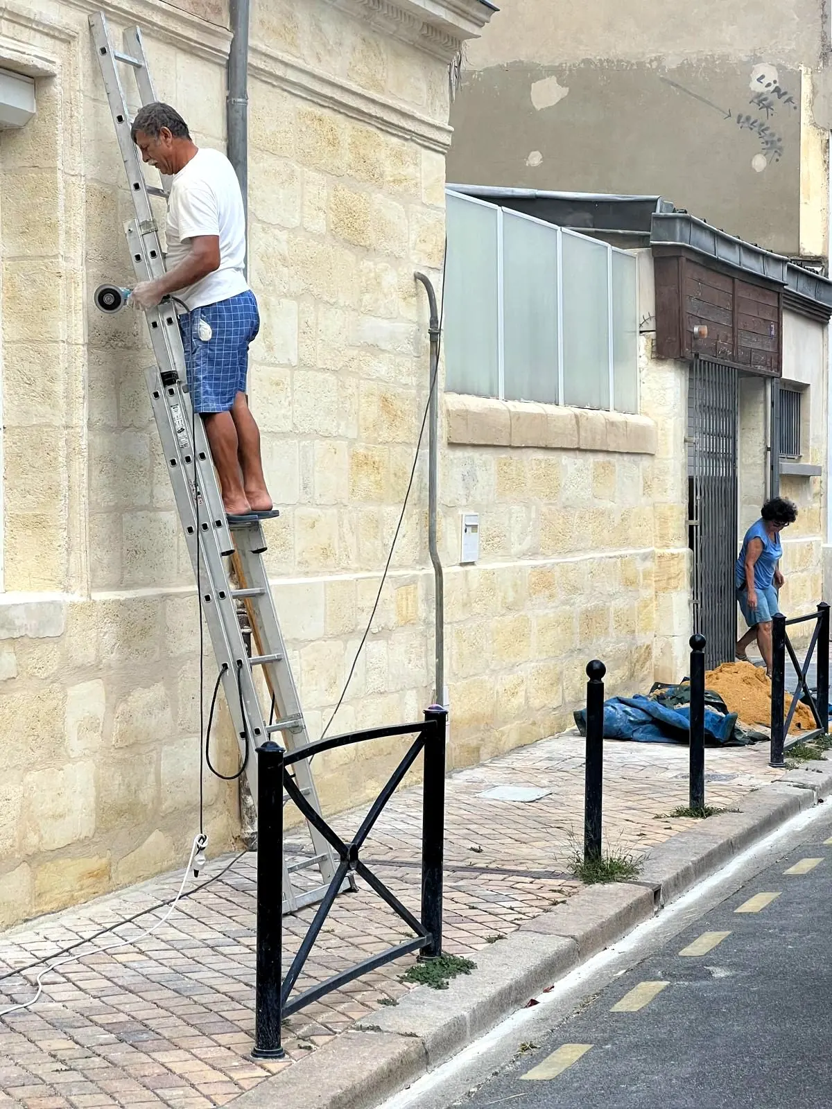 Façade avant nettoyage