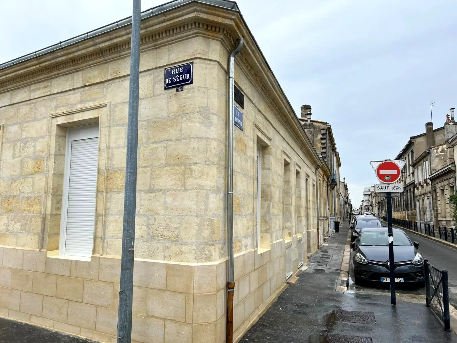Façade en pierre rénovée