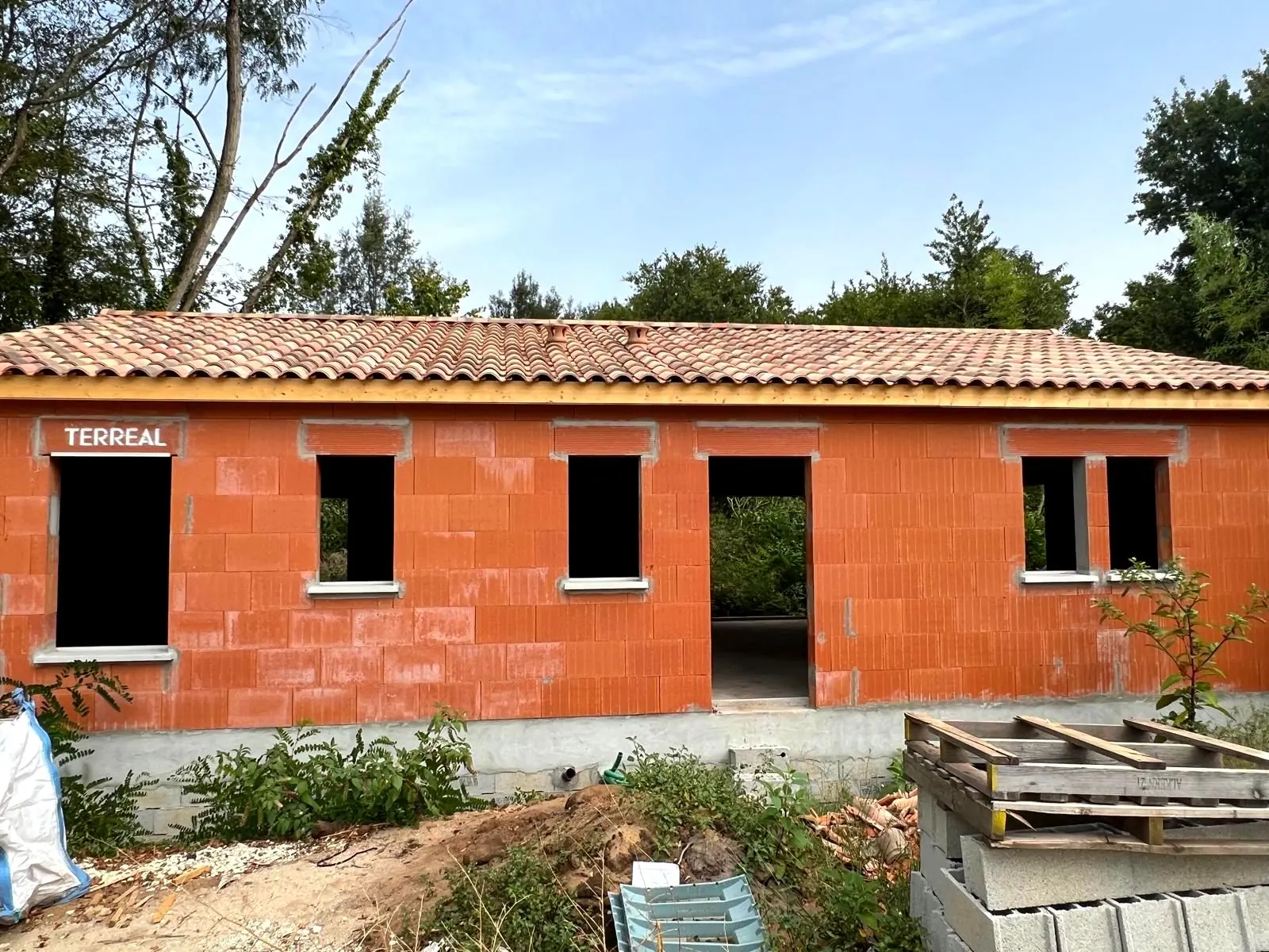 Maison en construction en briques Terreal